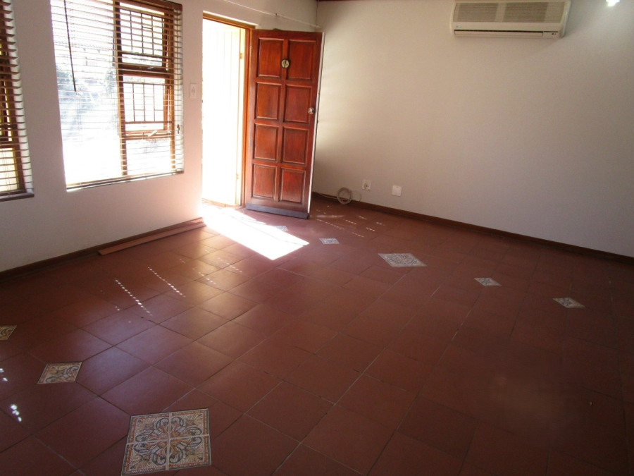2 Bedroom Property for Sale in Langenhovenpark Free State